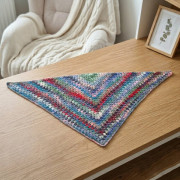 Háčkovaný šátek, Duha v trávě, 120x85 cm