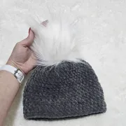 Háčkovaná čepice, tmavě šedá, 38-40 cm